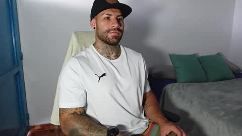 Snapshot of kite__ chatting on February 7, 3:08 pm kite__ online show from February 7, 3:08 pm