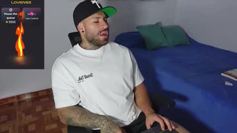 Snapshot of kite__ chatting on September 20, 3:46 pm kite__ online show from September 20, 3:46 pm