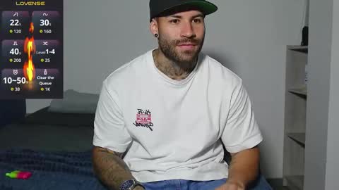 Snapshot of kite__ chatting on October 6, 3:48 am kite__ online show from October 6, 3:48 am