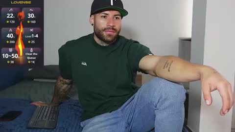 Snapshot of kite__ chatting on October 20, 5:35 pm kite__ online show from October 20, 5:35 pm