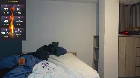 Snapshot of kite__ chatting on October 27, 3:43 am kite__ online show from October 27, 3:43 am