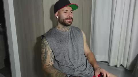 Snapshot of kite__ chatting on January 6, 11:18 pm kite__ online show from January 6, 11:18 pm