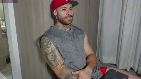 Snapshot of kite__ chatting on January 8, 12:35 am kite__ online show from January 8, 12:35 am