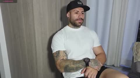 Snapshot of kite__ chatting on January 12, 11:10 pm kite__ online show from January 12, 11:10 pm