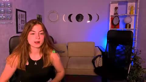 Snapshot of kitniss_dreamy chatting on July 3, 7:31 pm kitniss online show from July 3, 7:31 pm