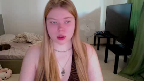 Jennyblonde and Emmabrunette online show from May 26, 1:07 pm