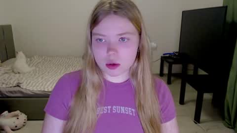 Snapshot of kitten_jenny01 chatting on July 11, 4:53 pm Jennyblonde and Emmabrunette online show from July 11, 4:53 pm