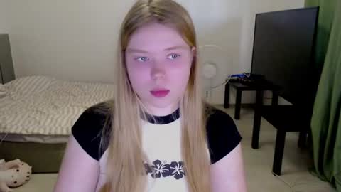 Snapshot of kitten_jenny01 chatting on July 13, 6:00 pm Jennyblonde and Emmabrunette online show from July 13, 6:00 pm