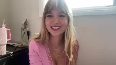 kittengirlxo online show from March 27, 3:34 am