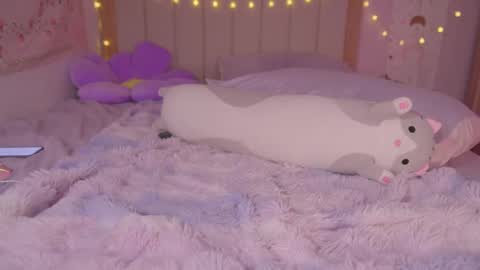 Snapshot of kittenmoon_ chatting on February 26, 3:32 am      online show from February 26, 3:32 am