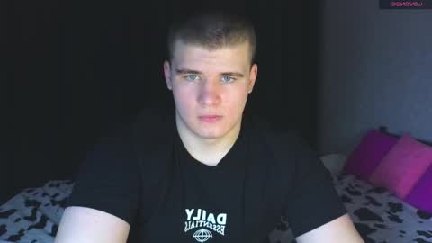 Snapshot of kittenmur chatting on February 25, 1:17 pm Vlad online show from February 25, 1:17 pm