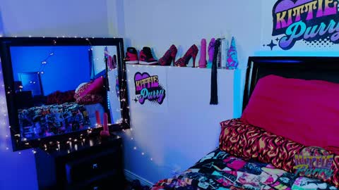Snapshot of kittiepurry chatting on January 8, 5:16 am Kittie Purry online show from January 8, 5:16 am