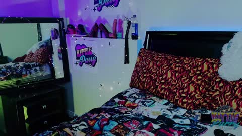 Snapshot of kittiepurry chatting on January 13, 5:12 am Kittie Purry online show from January 13, 5:12 am