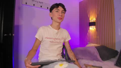 kitty__bunny online show from May 28, 11:40 am