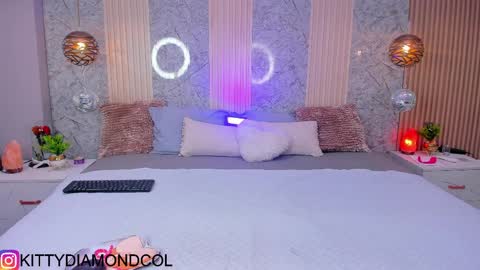 kitty__diamond_ online show from April 12, 2:16 am