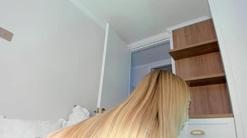 sophie online show from March 23, 7:29 pm