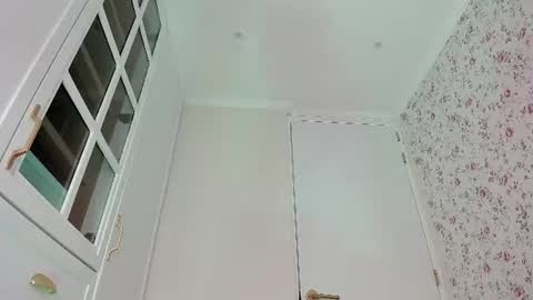 Snapshot of kitty__sophie chatting on June 23, 5:55 pm sophie online show from June 23, 5:55 pm