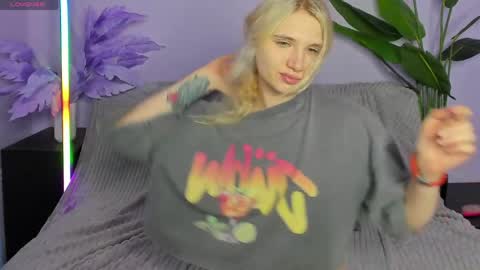 kitty blondy online show from April 6, 3:37 am