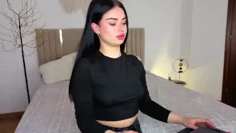 Snapshot of kitty_cut1ee_ chatting on June 15, 6:15 am kitty_cut1ee_ online show from June 15, 6:15 am