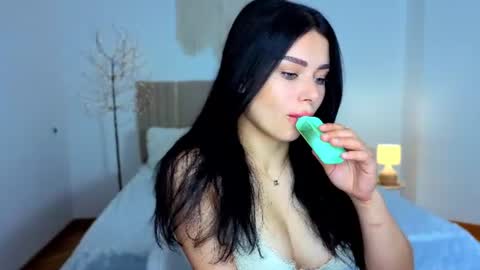 Snapshot of kitty_cut1ee_ chatting on June 22, 6:21 am kitty_cut1ee_ online show from June 22, 6:21 am