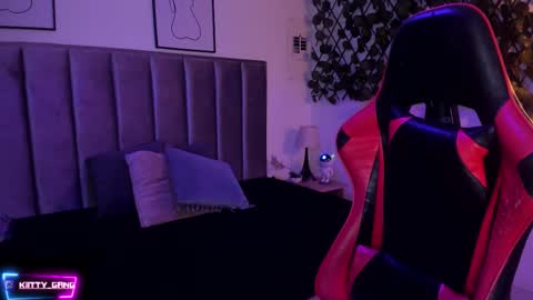 Camila online show from November 21, 2:32 am