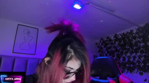 Camila online show from January 17, 1:54 am