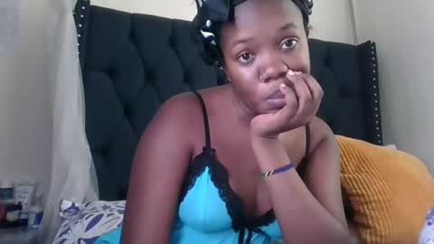 kitty_kerry online show from May 12, 9:39 am