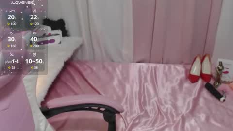 Snapshot of kitty_piex chatting on September 14, 2:33 am kitty for you online show from September 14, 2:33 am
