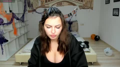 Snapshot of kitty_shenson chatting on November 1, 12:40 pm Kate online show from November 1, 12:40 pm