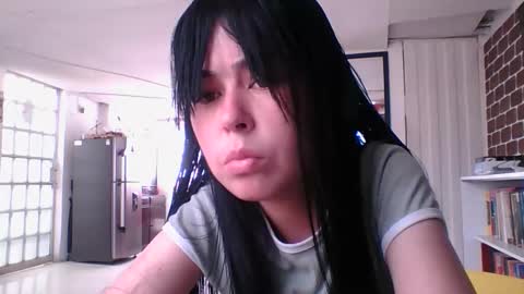 Snapshot of kitty_small69 chatting on December 19, 7:43 pm kitty_small69 online show from December 19, 7:43 pm