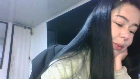 kitty_small69 online show from July 3, 2:29 am