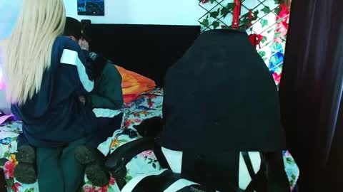 Snapshot of kitty_vaal chatting on October 9, 4:16 pm kitty_vaal online show from October 9, 4:16 pm