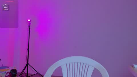 kitty_violet11 online show from February 3, 9:09 pm