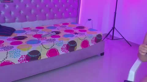 kitty_violet11 online show from February 13, 5:03 am