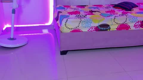 kitty_violet11 online show from February 17, 6:36 pm