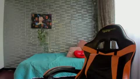 violet online show from February 9, 4:22 pm