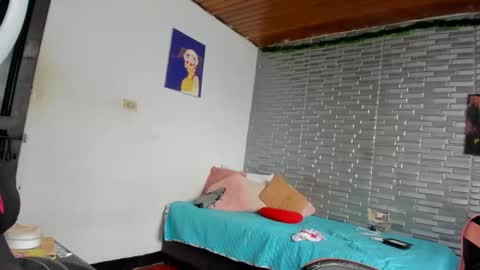 violet online show from March 28, 3:11 pm