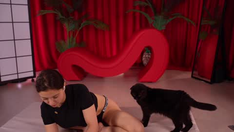 Snapshot of kittycaitlin chatting on October 23, 6:39 pm Katya online show from October 23, 6:39 pm