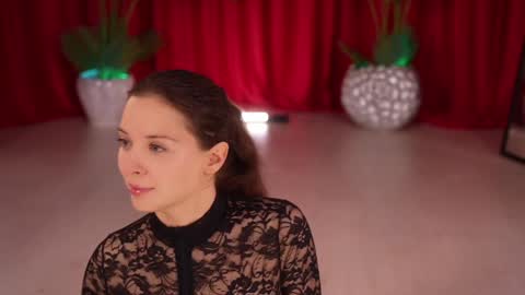 Snapshot of kittycaitlin chatting on December 15, 12:59 am Katya online show from December 15, 12:59 am