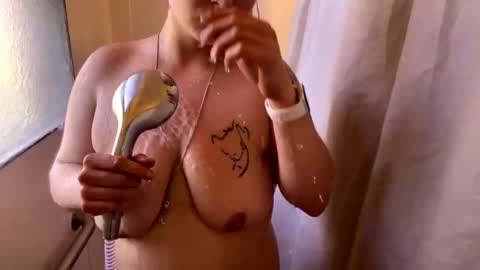 Snapshot of kittycat929709 chatting on January 5, 3:55 pm Drip maker online show from January 5, 3:55 pm