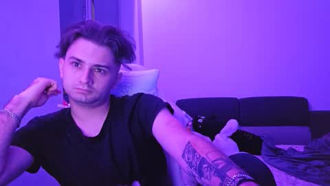 Eliz online show from December 15, 10:03 pm