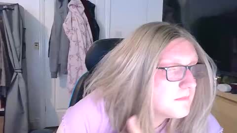 KittyEmerald online show from June 8, 7:47 pm