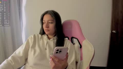 Snapshot of kittyfeet2 chatting on February 7, 6:44 pm kitty online show from February 7, 6:44 pm