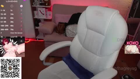 Snapshot of kittygrey chatting on September 16, 12:28 pm Samantha Grey online show from September 16, 12:28 pm