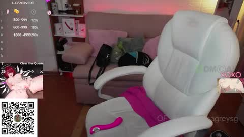 Snapshot of kittygrey chatting on September 24, 4:21 pm Samantha Grey online show from September 24, 4:21 pm