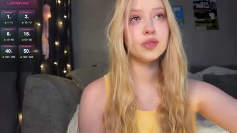 Snapshot of kittyloffe chatting on July 19, 3:10 am Monika online show from July 19, 3:10 am