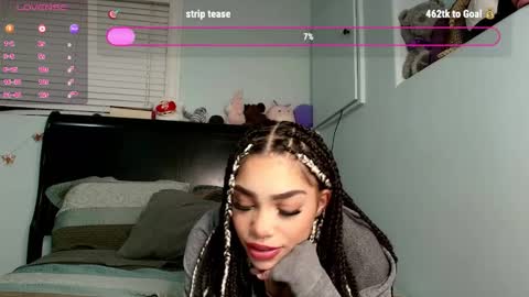 Snapshot of kittymarie28 chatting on February 28, 12:10 am kitty online show from February 28, 12:10 am