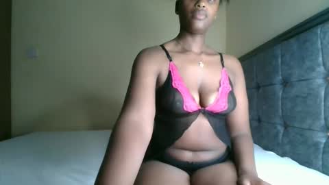 Snapshot of kittypettite chatting on September 30, 4:01 pm Kittypettite online show from September 30, 4:01 pm