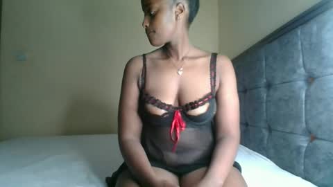 Snapshot of kittypettite chatting on October 1, 7:20 pm Kittypettite online show from October 1, 7:20 pm