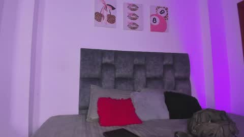 Snapshot of kittystar18 chatting on June 7, 5:49 pm kitty online show from June 7, 5:49 pm